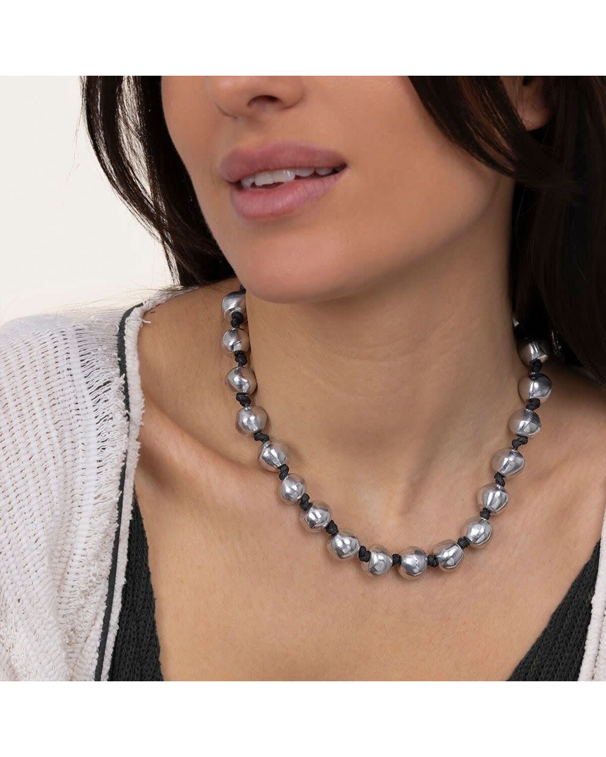 al02111SHORT NECKLACE 20 SPHERES