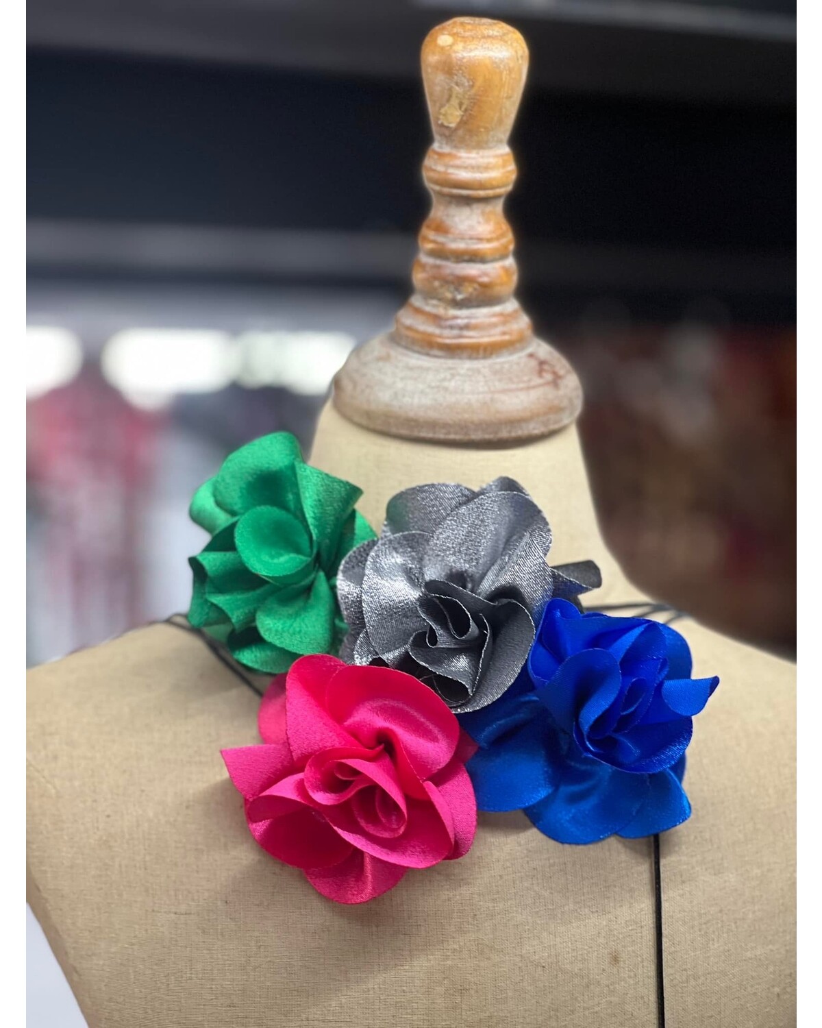 small flower choker with cord