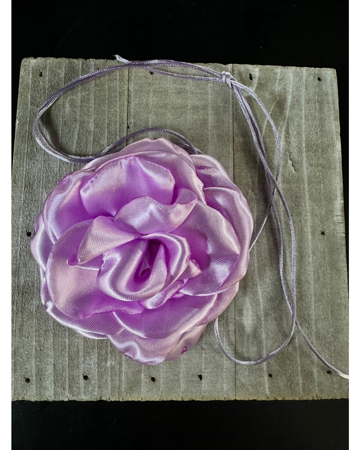 Lila Flower Choker