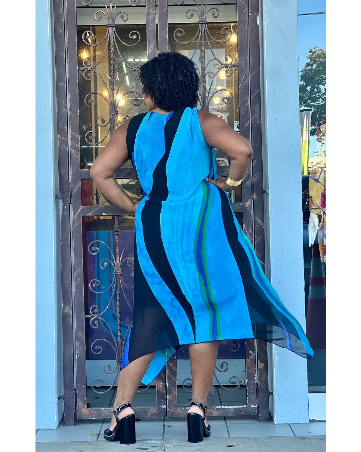 LONG SLEEVELESS DRESS