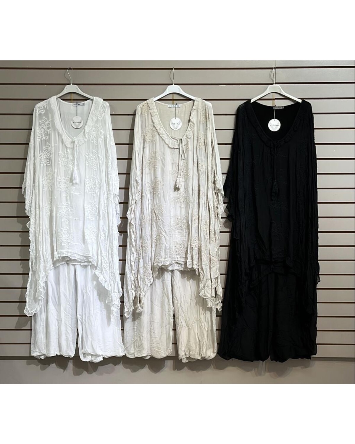 ONE SIZE SILK EMBROIDERED TUNIC AND PANTS SET