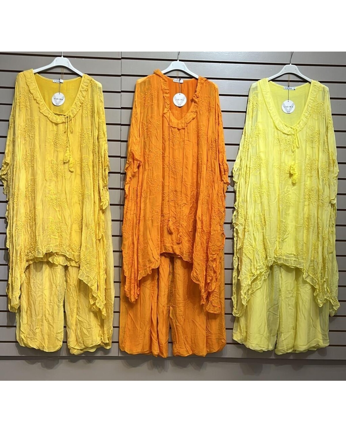 ONE SIZE SILK EMBROIDERED TUNIC AND PANTS SET