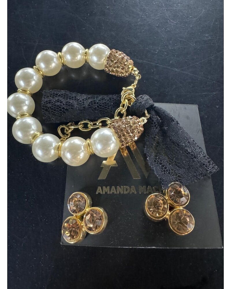 Pearl Bracelet & Earrings Amanda Machado
