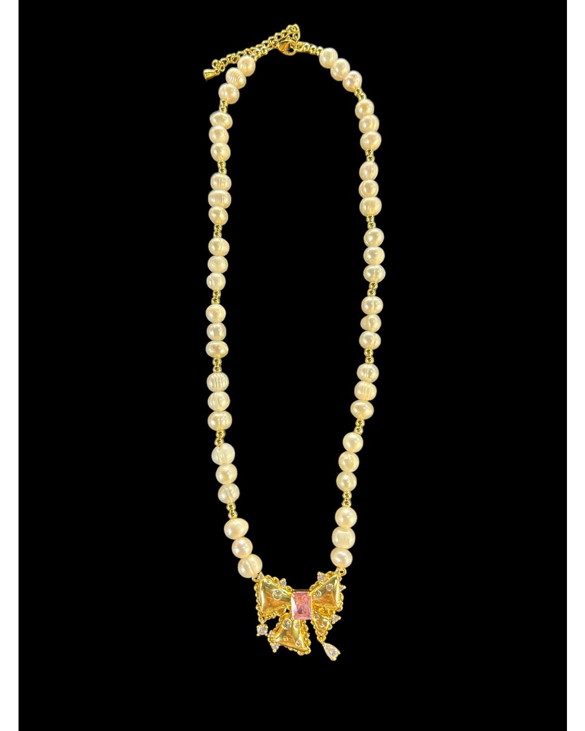 COQUETTE NECKLACE