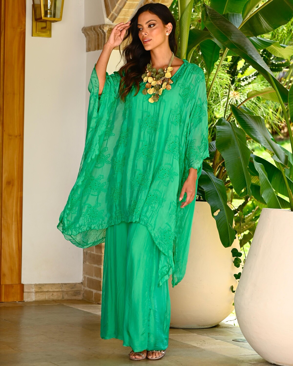 ONE SIZE SILK EMBROIDERED TUNIC AND PANTS SET(more Colors)