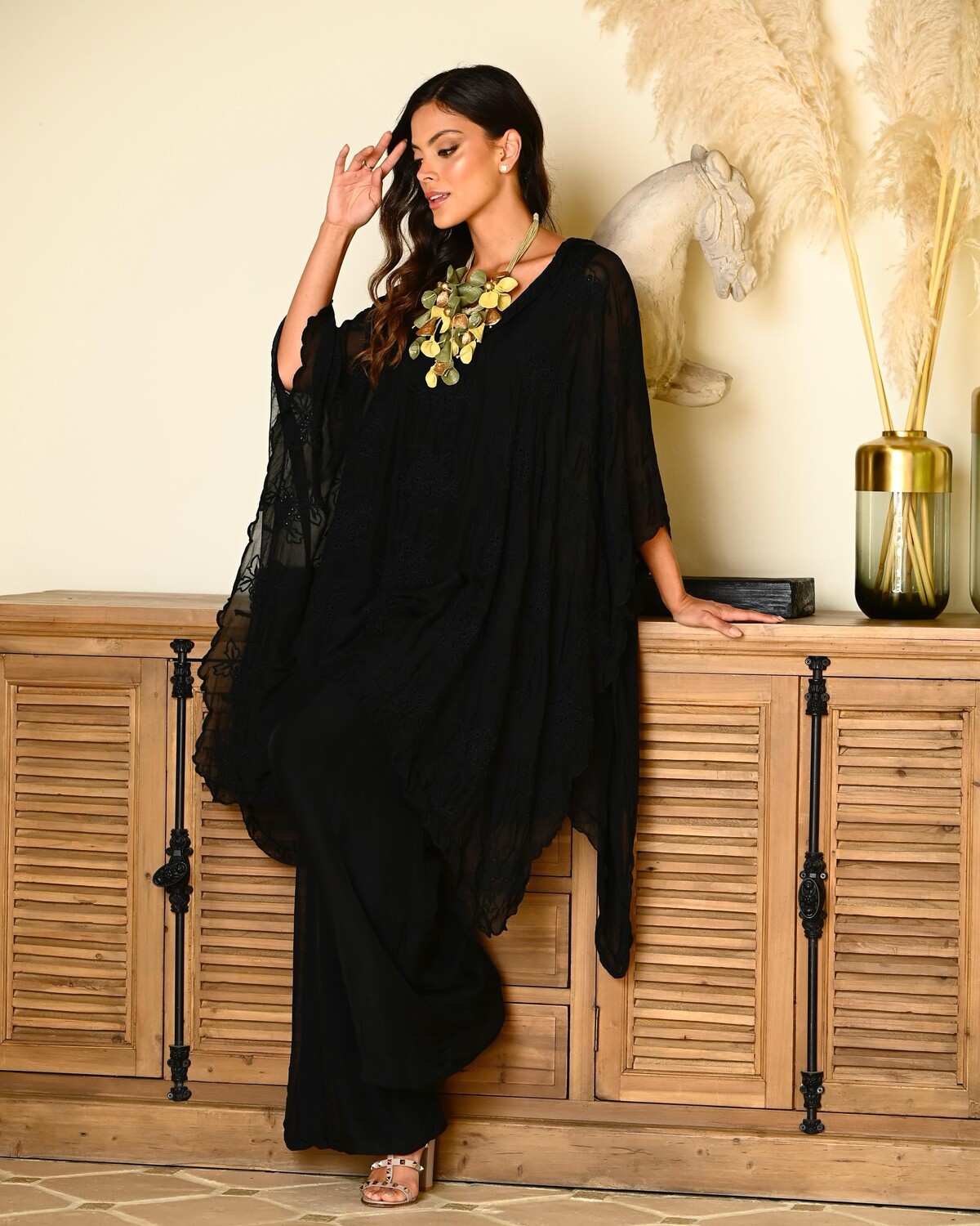 ONE SIZE SILK EMBROIDERED TUNIC AND PANTS SET(more Colors)