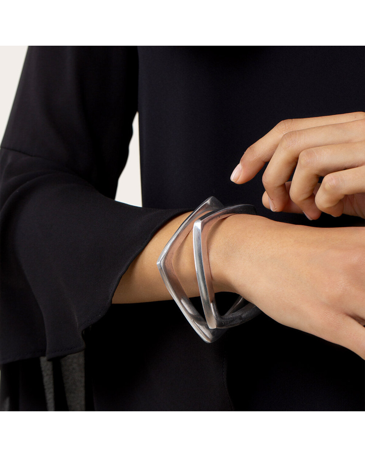 al00180BRACELET RIGIDE CARRET
