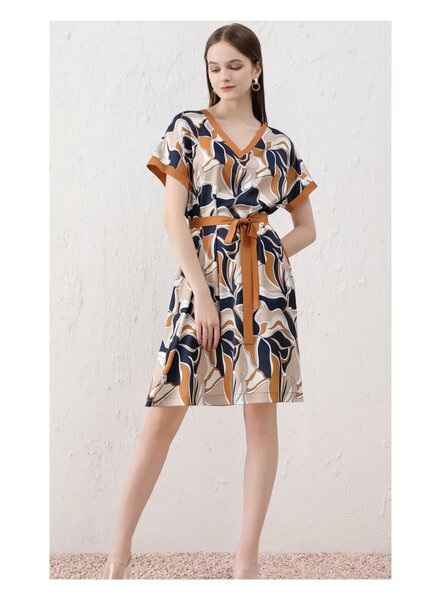 V-NECK FLOWER PRINT DRESS