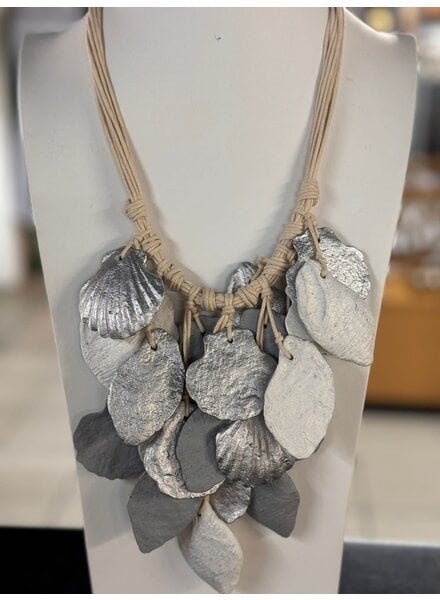 shell Paper Necklace