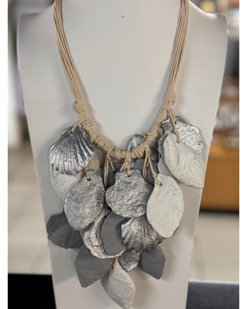 shell Paper Necklace