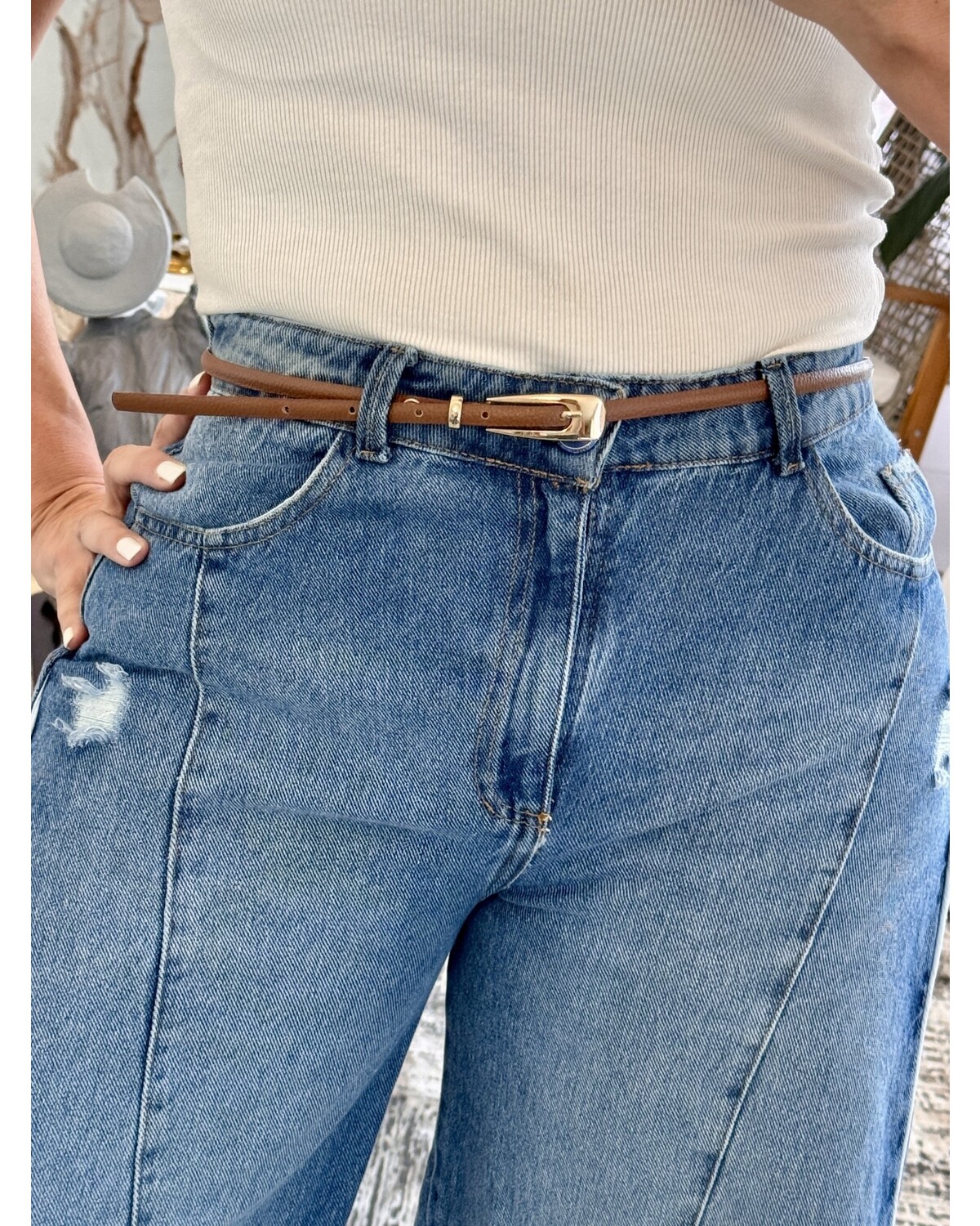 Sleek strap leather belt