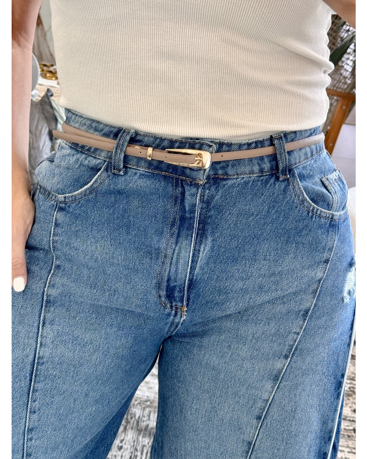 Sleek strap leather belt