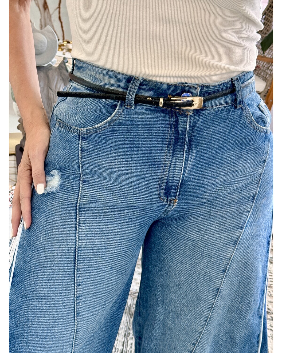Sleek strap leather belt