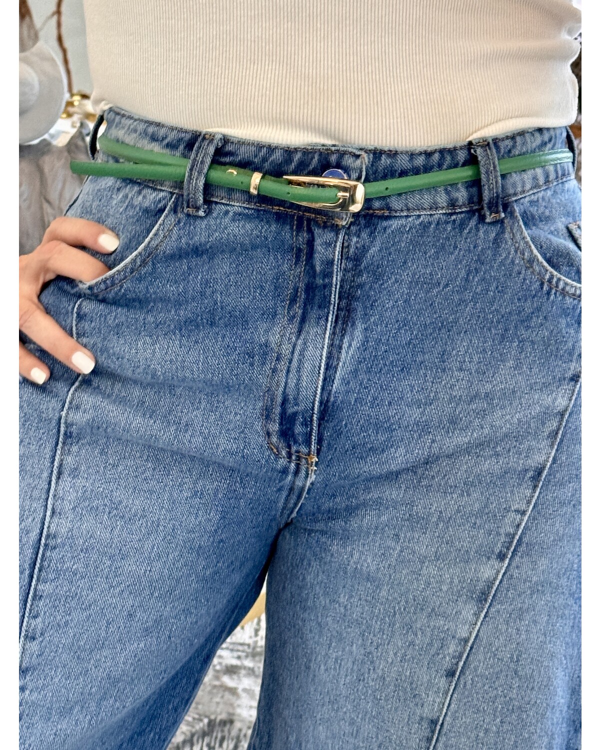Sleek strap leather belt