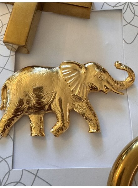 Big elephant pin