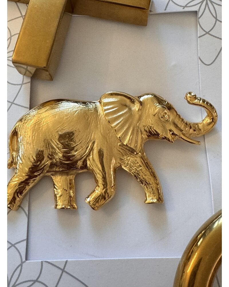 Big elephant pin