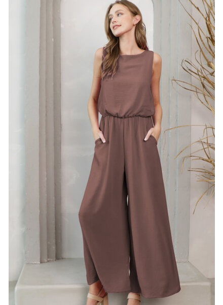 Matte crepe sleeveless jumpsuit