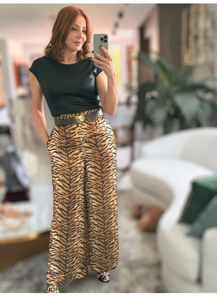Anima print satin w/pocket elastic back