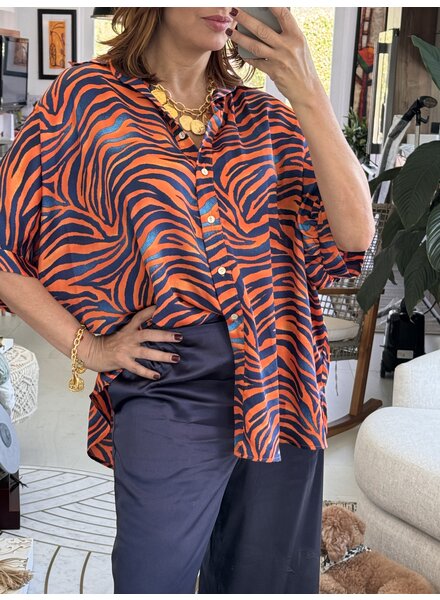 Metallic Tiger Buttom Blouse