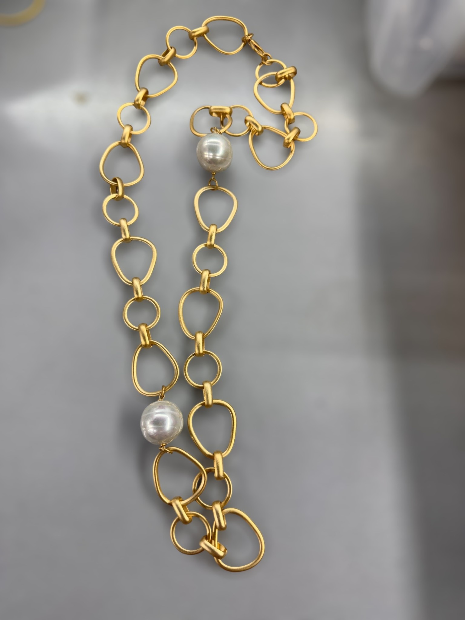 2 big pearl long necklace made in Soain B’LA Btq & Avarcaspr
