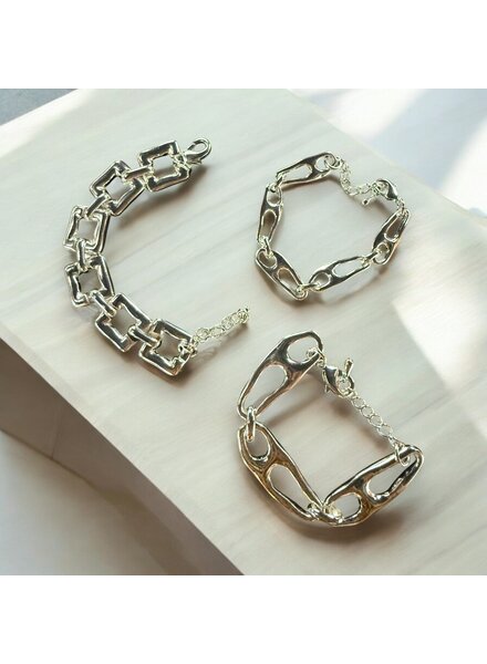 Eternal links bracelets silver  plated
