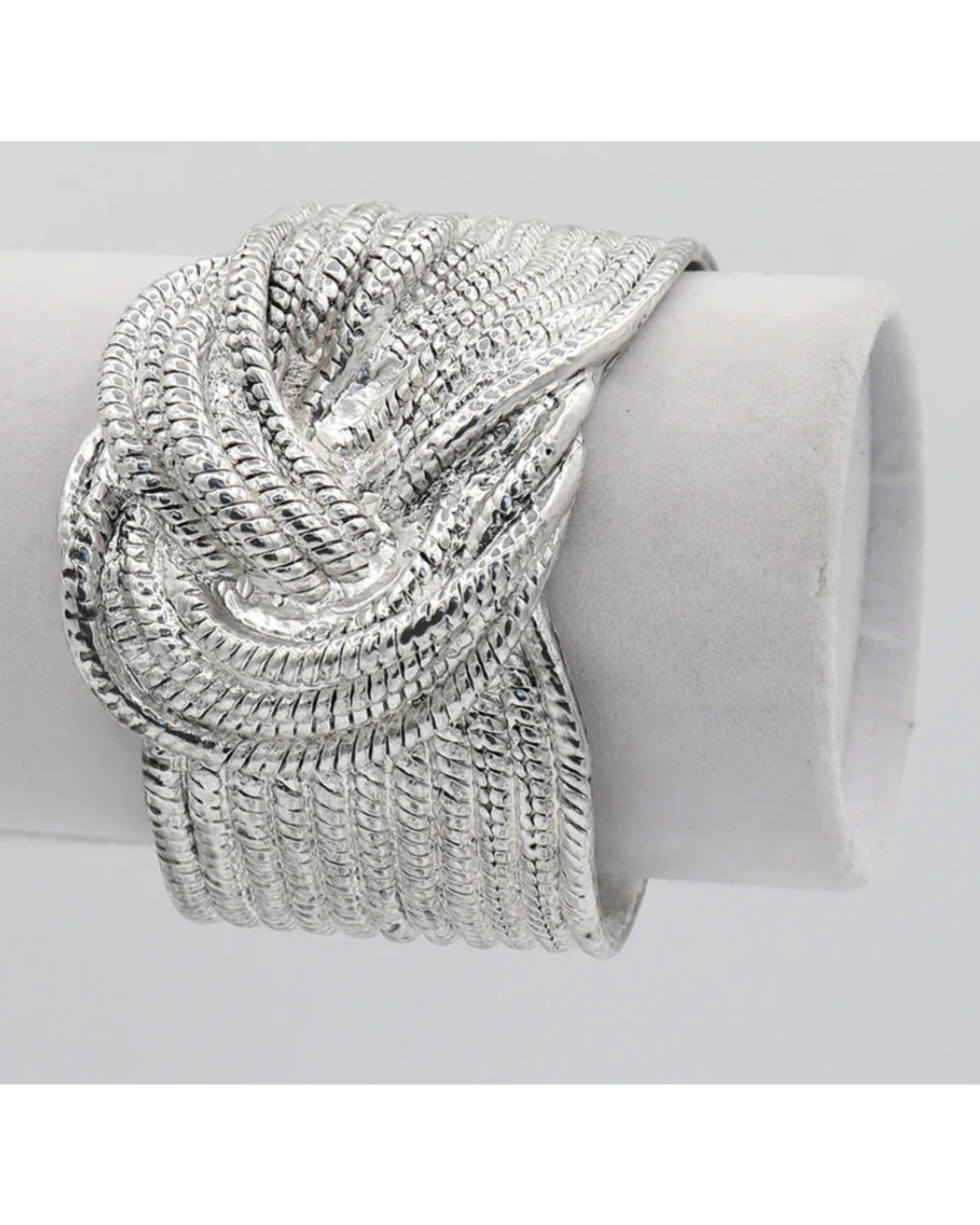 Knot cuff