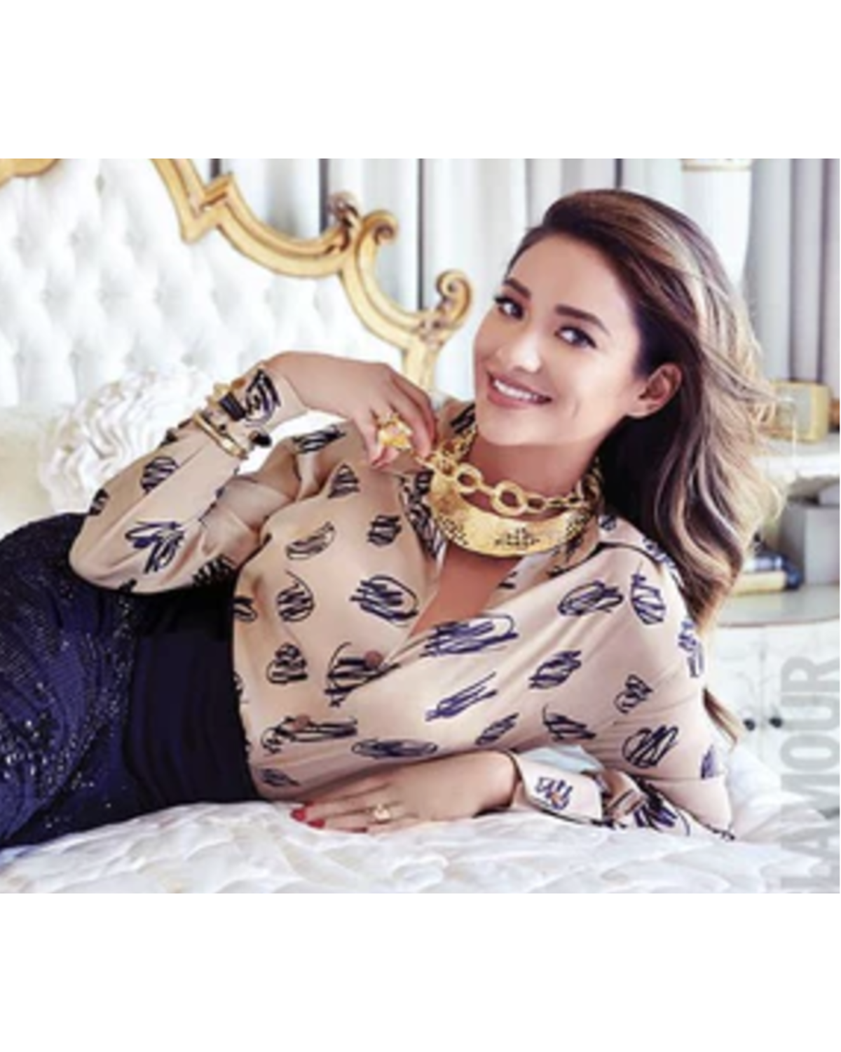 DOUBLE LINK STATEMENT NECKLACE IN GOLD