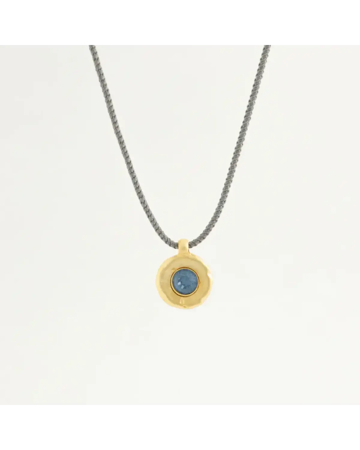 Collar de Cordón y Colgante Circular