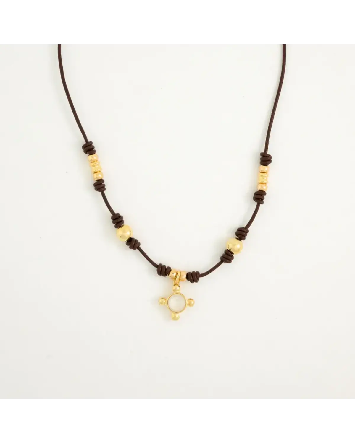 Collar con Colgante de Cruz