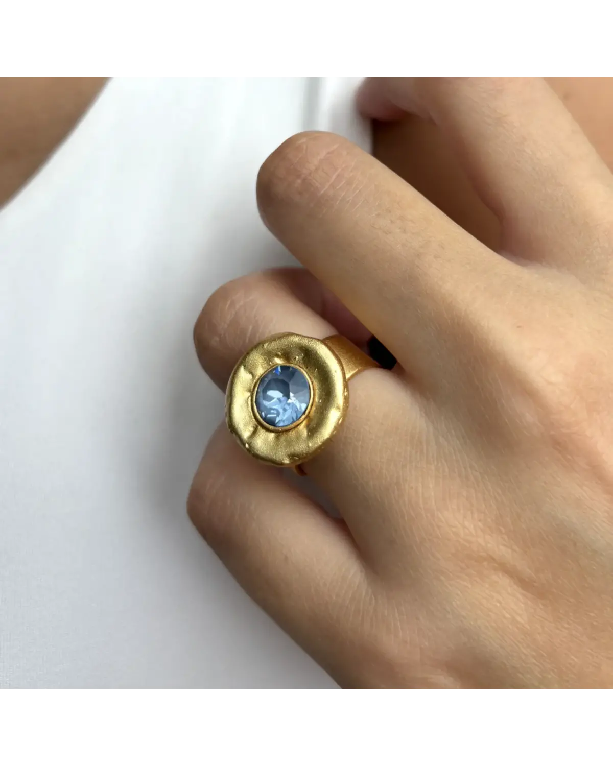 Anillo con Cristal Ovalado