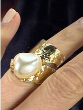 Baroque Pearl ring