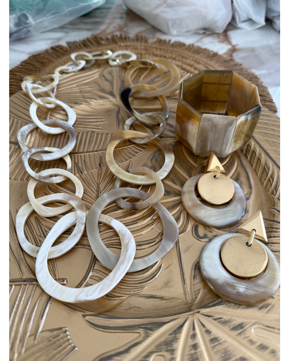 African accents 1 natural horn