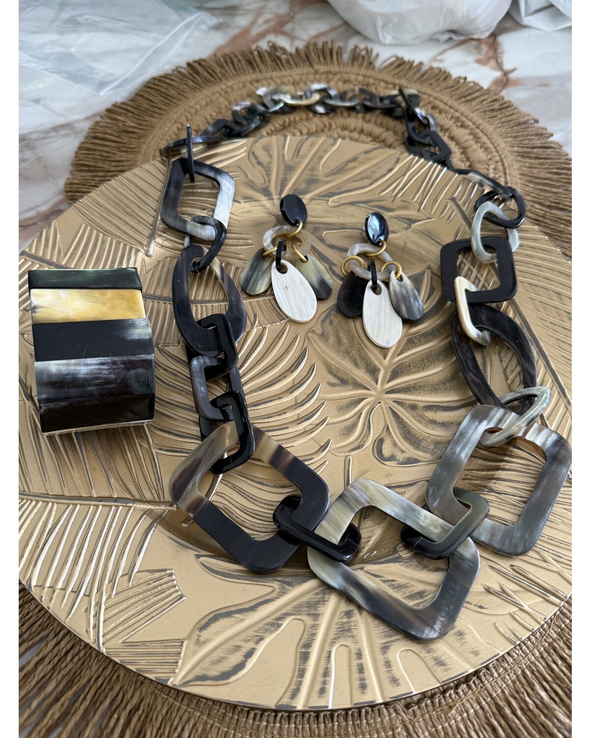 African accents 3 natural horn