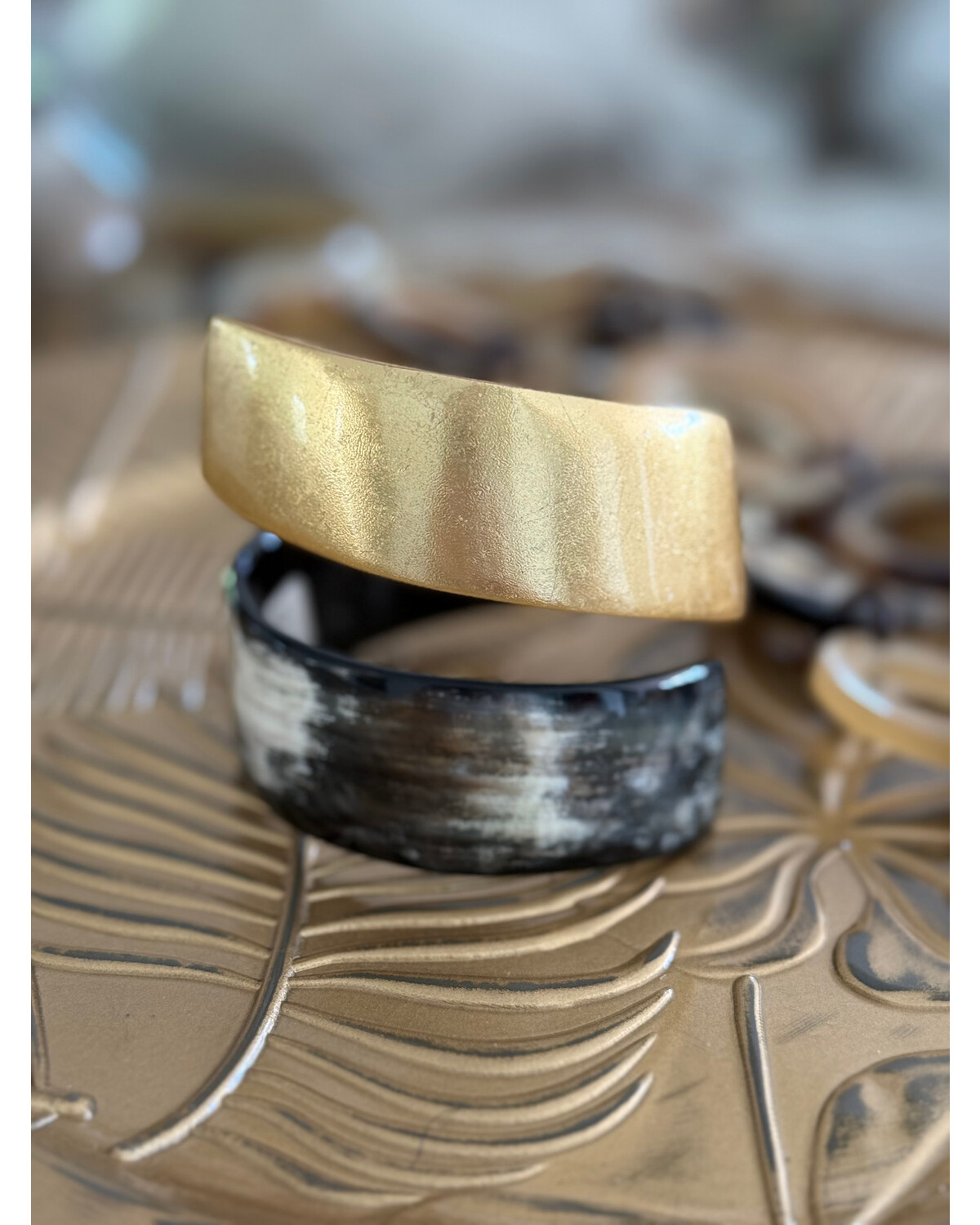 Spiral cuff horn bracket