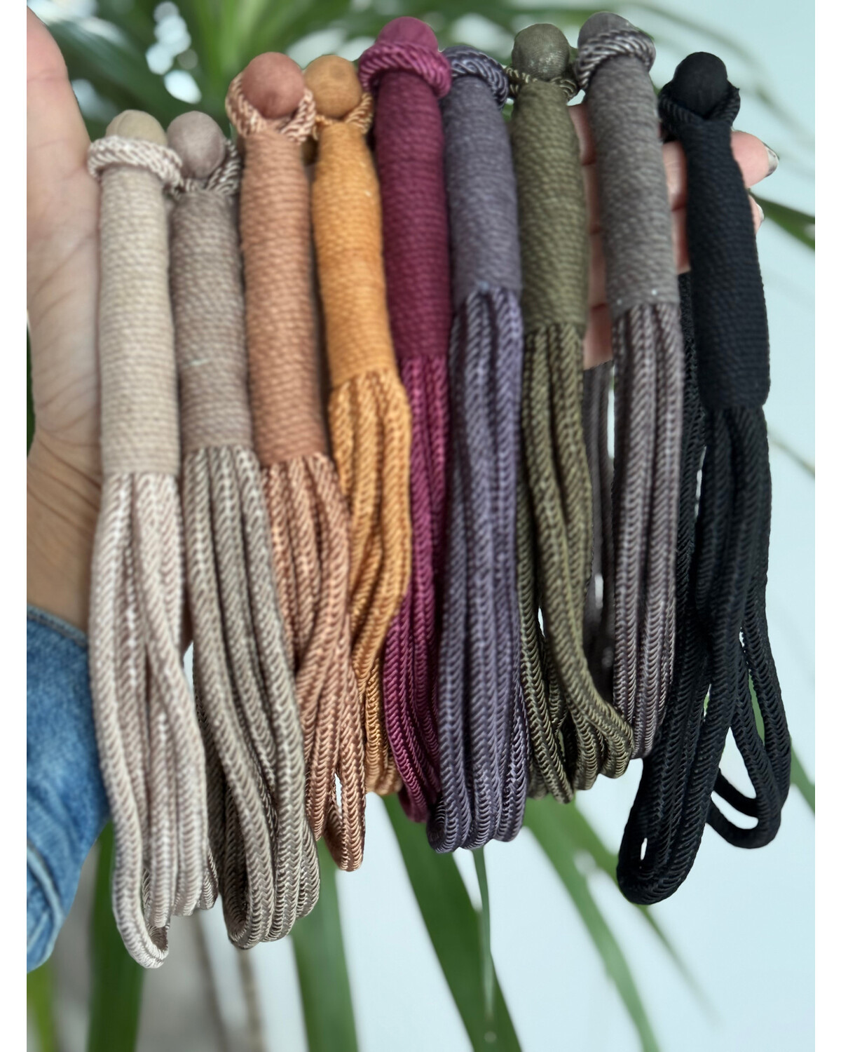 Plain short cord