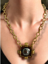 Big  stone  necklace 24k