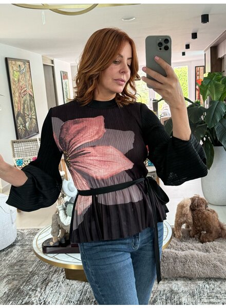 Sleeve crinkled Top black