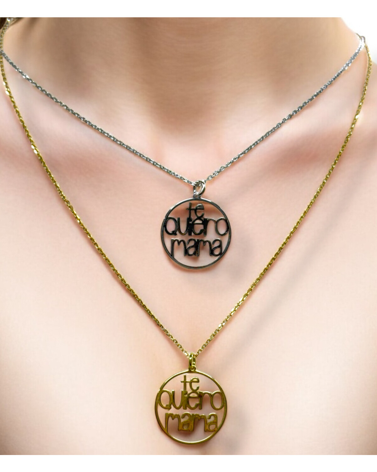 Te quiero mamá necklaces