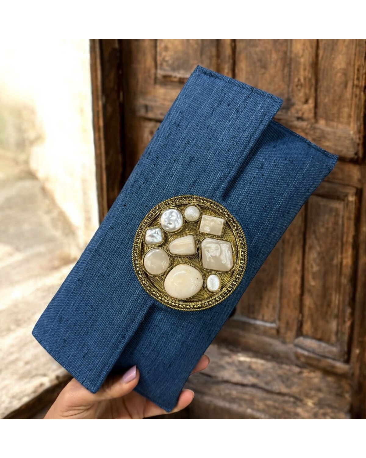 Elegant Circle Clutch