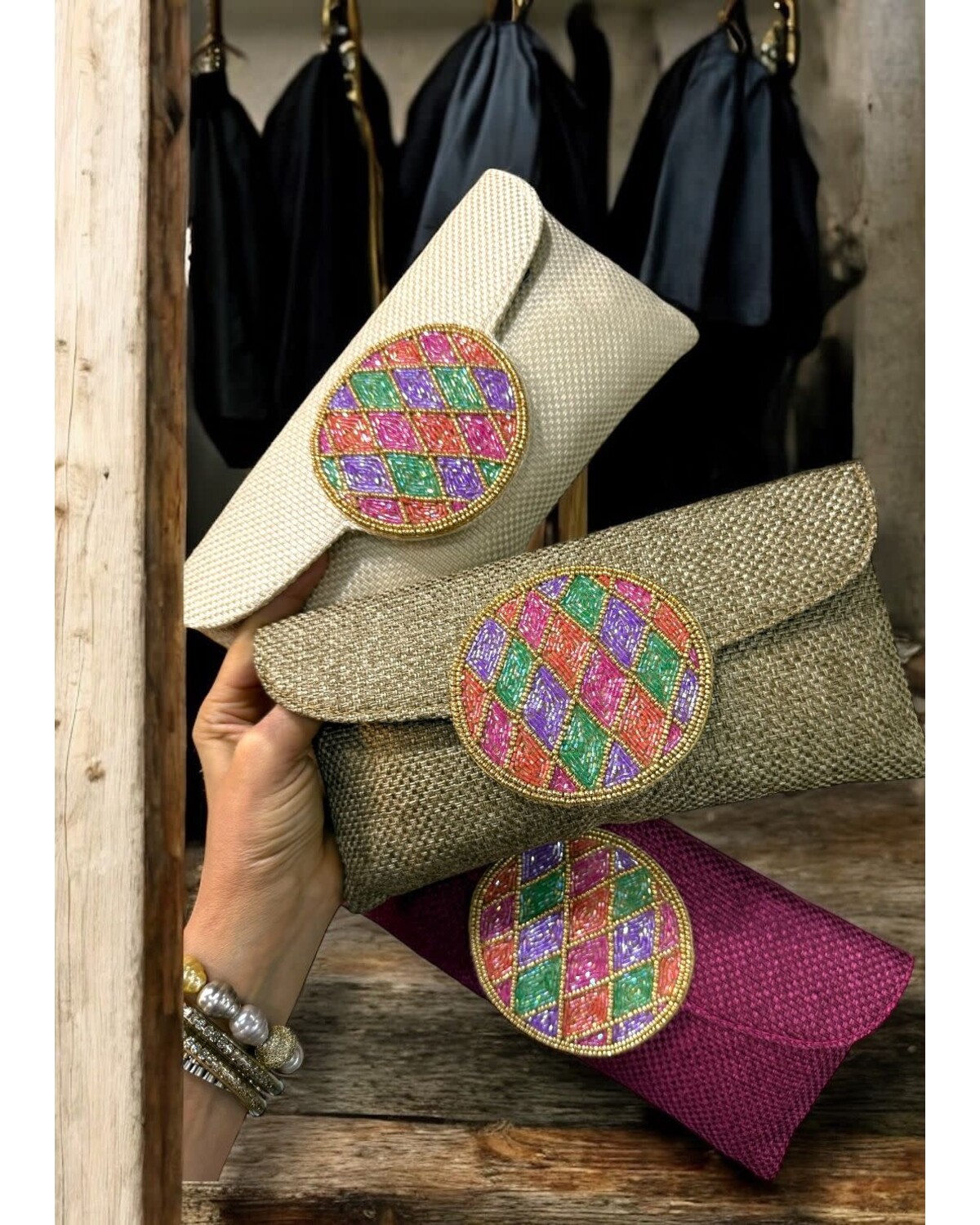 Diamond Bead Circle Clutch