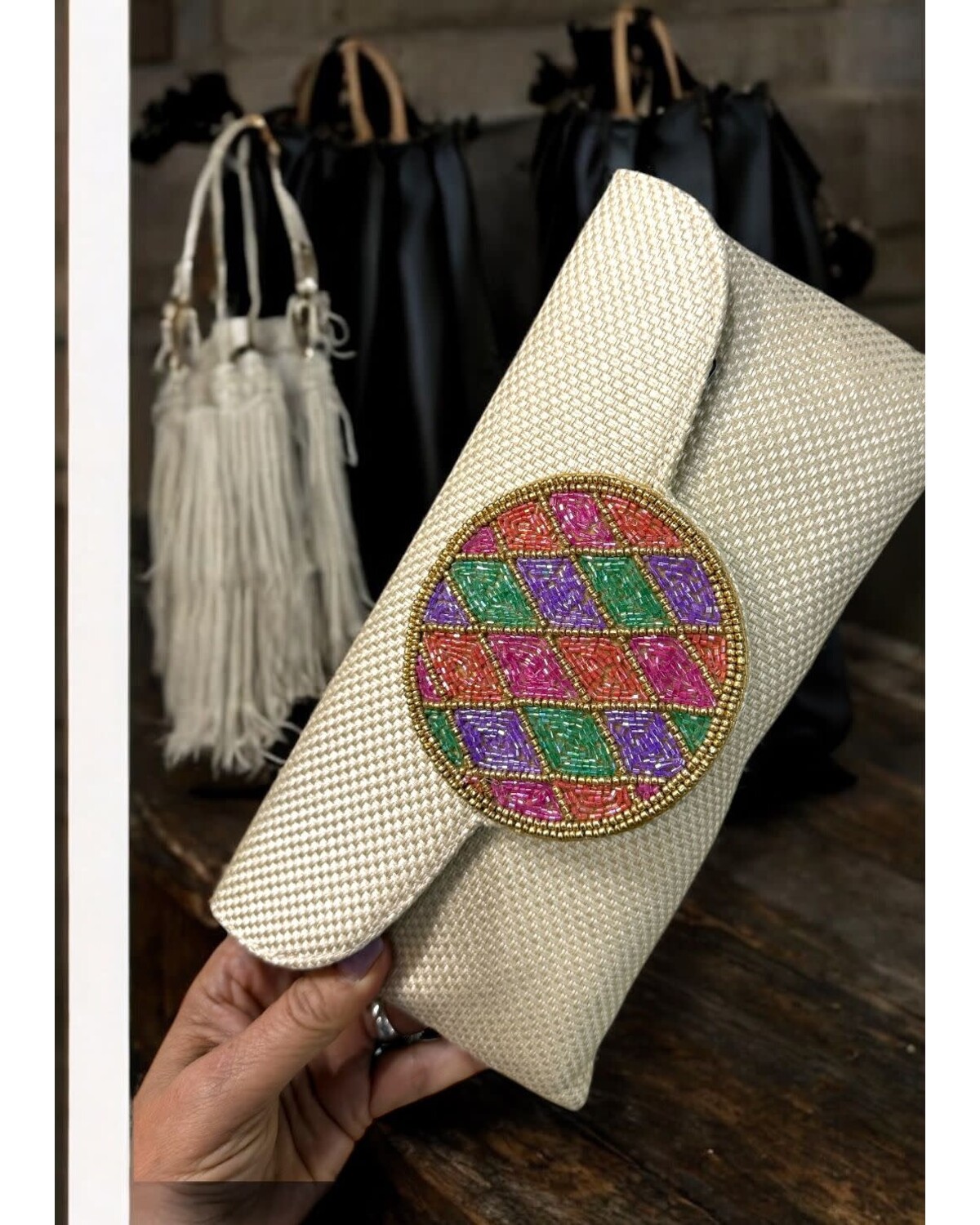 Diamond Bead Circle Clutch
