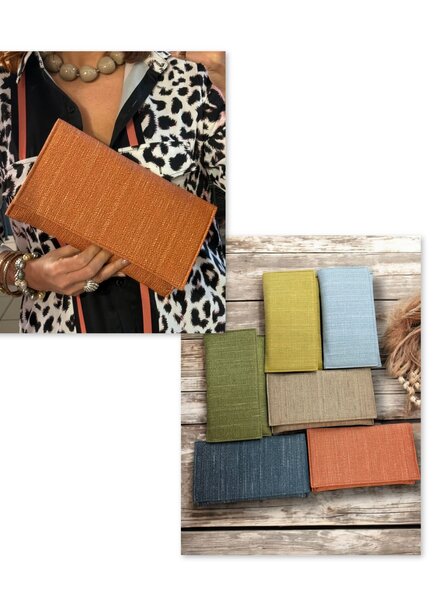 Essential Woven Clutch