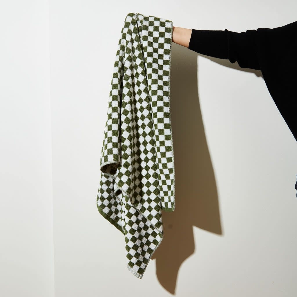 Bath Towel in Olive Check
