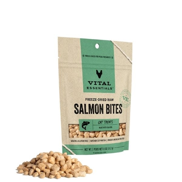 Vital Essentials Vital Cat Salmon Bites  Freeze Dried  Treats 31.2g
