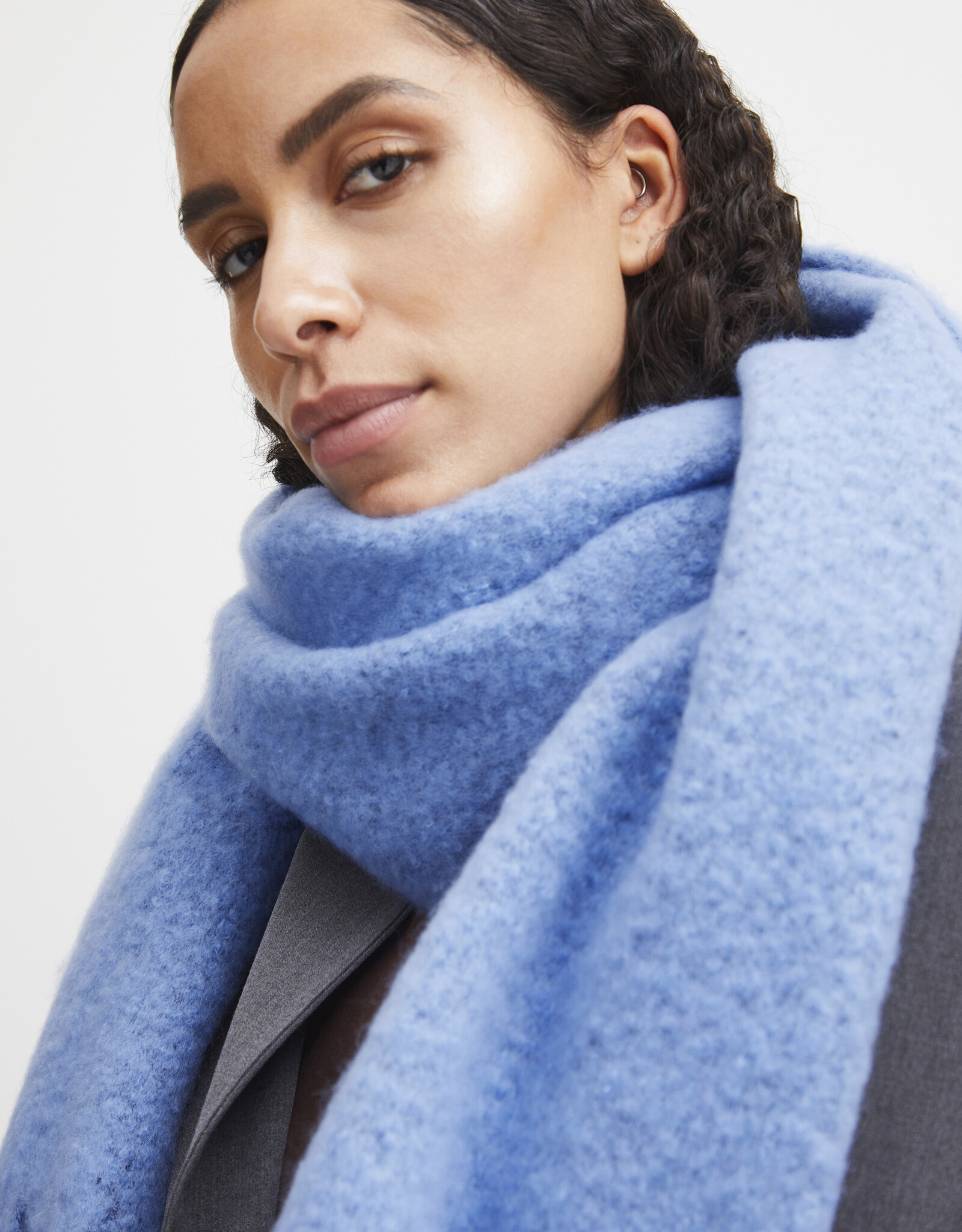 b. young B. Young - FW23 BAVILLE Scarf
