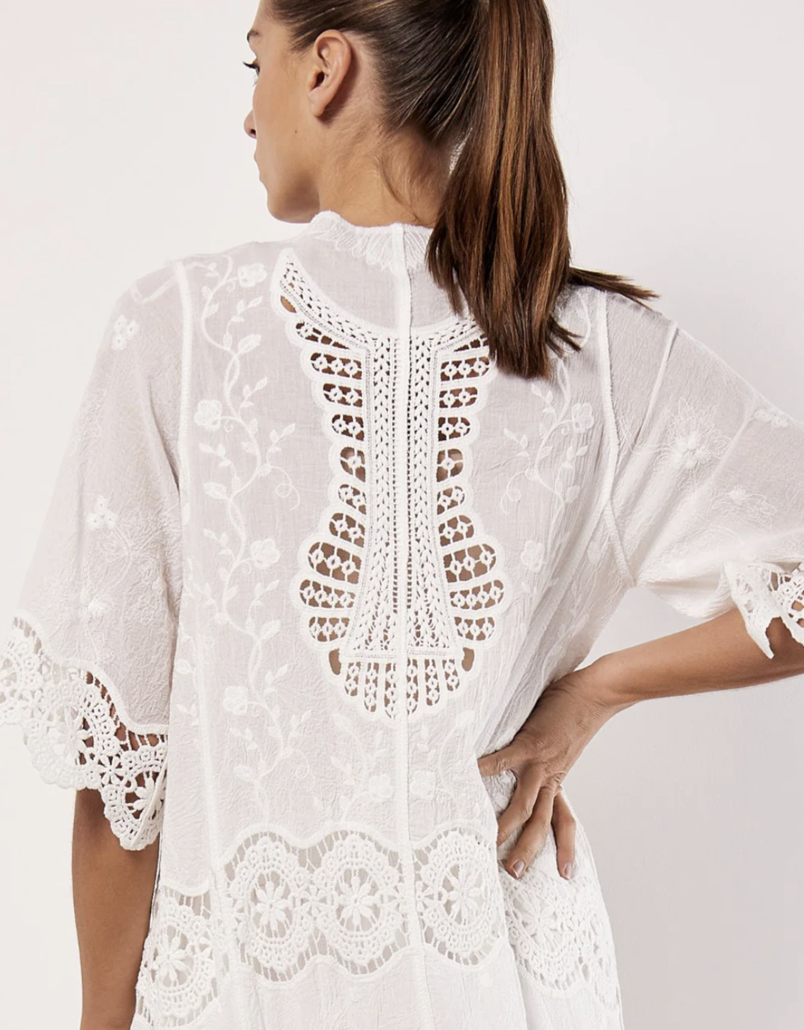 Apricot Apricot - SS24 841727 Embroidered Cotton Cover Up