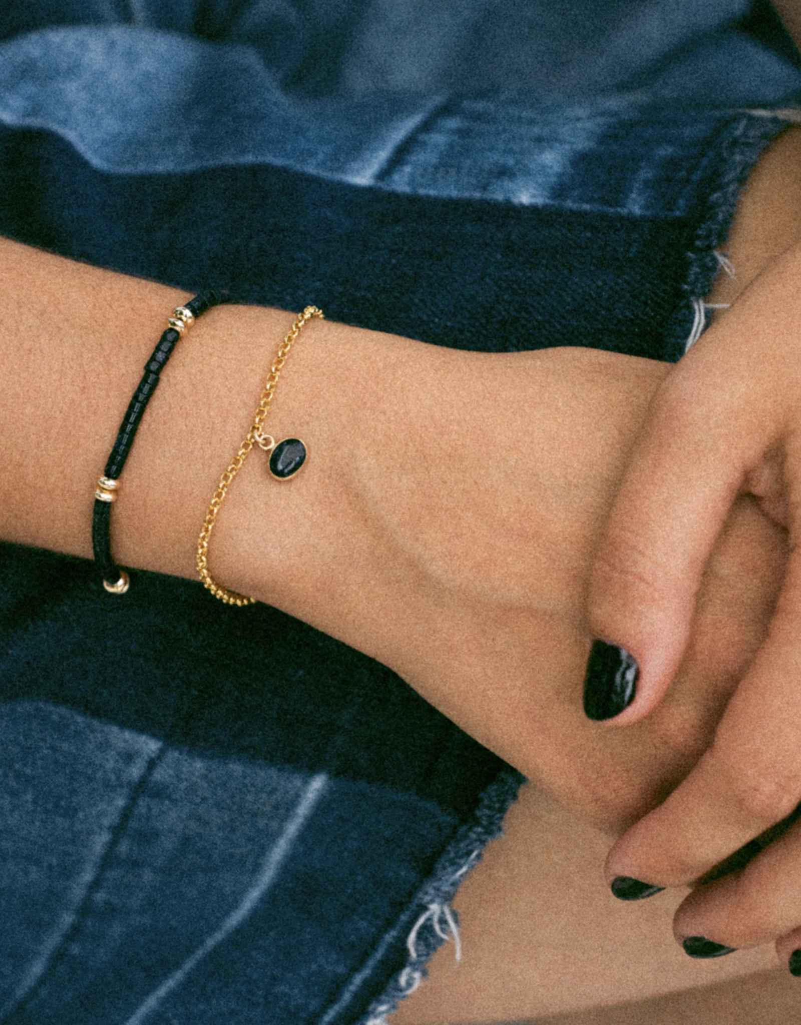 Flora Ciccarelli Flora Ciccarelli- 24A-002 6" gold-filled rolo chain bracelet with bezel-set blue goldstone charm 