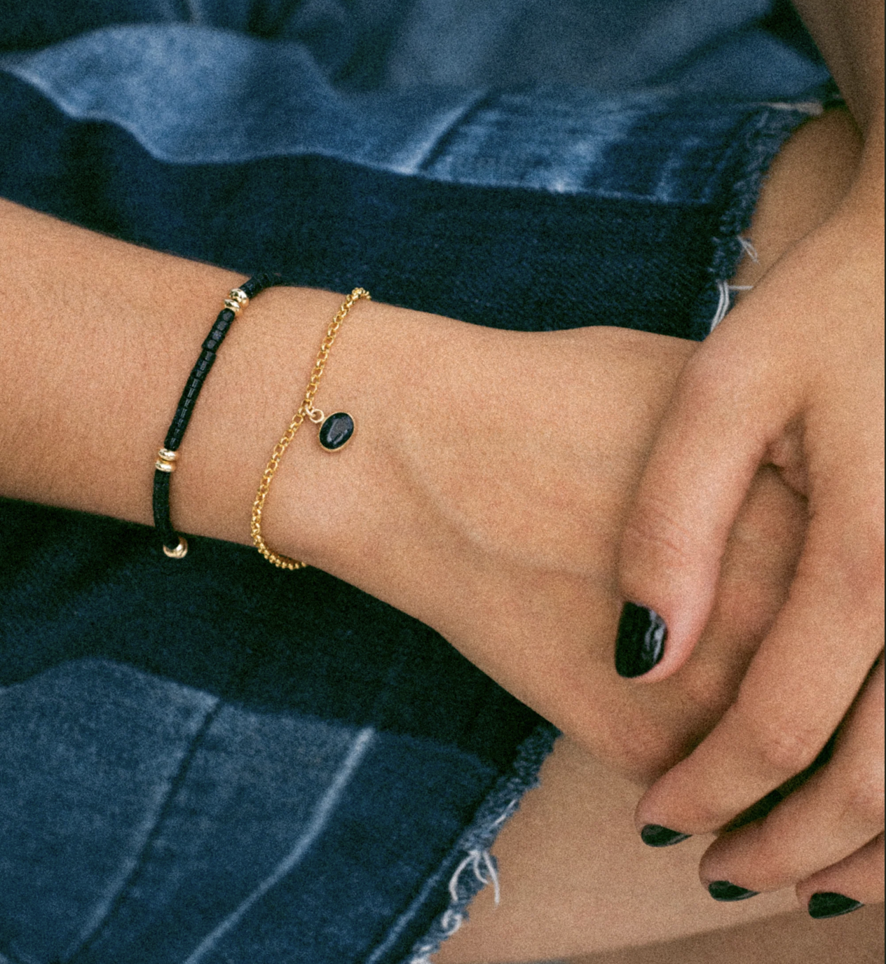 Flora Ciccarelli Flora Ciccarelli- 24A-002 6" gold-filled rolo chain bracelet with bezel-set blue goldstone charm 