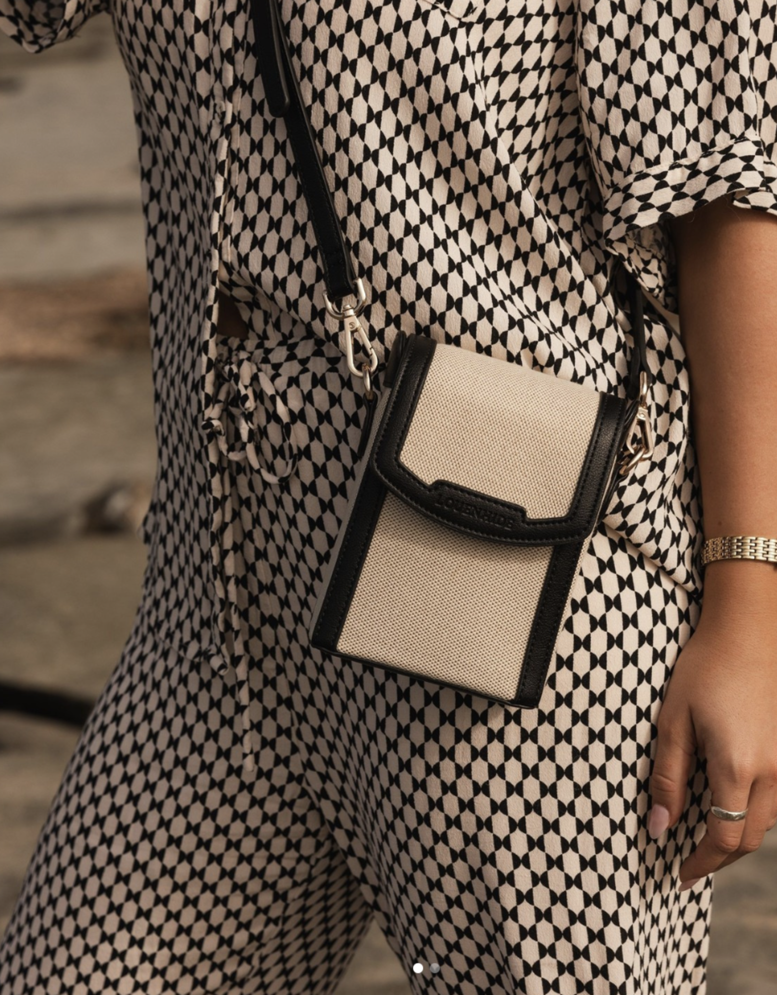 Louenhide Louenhide-Yoko Canvas phone bag SS25