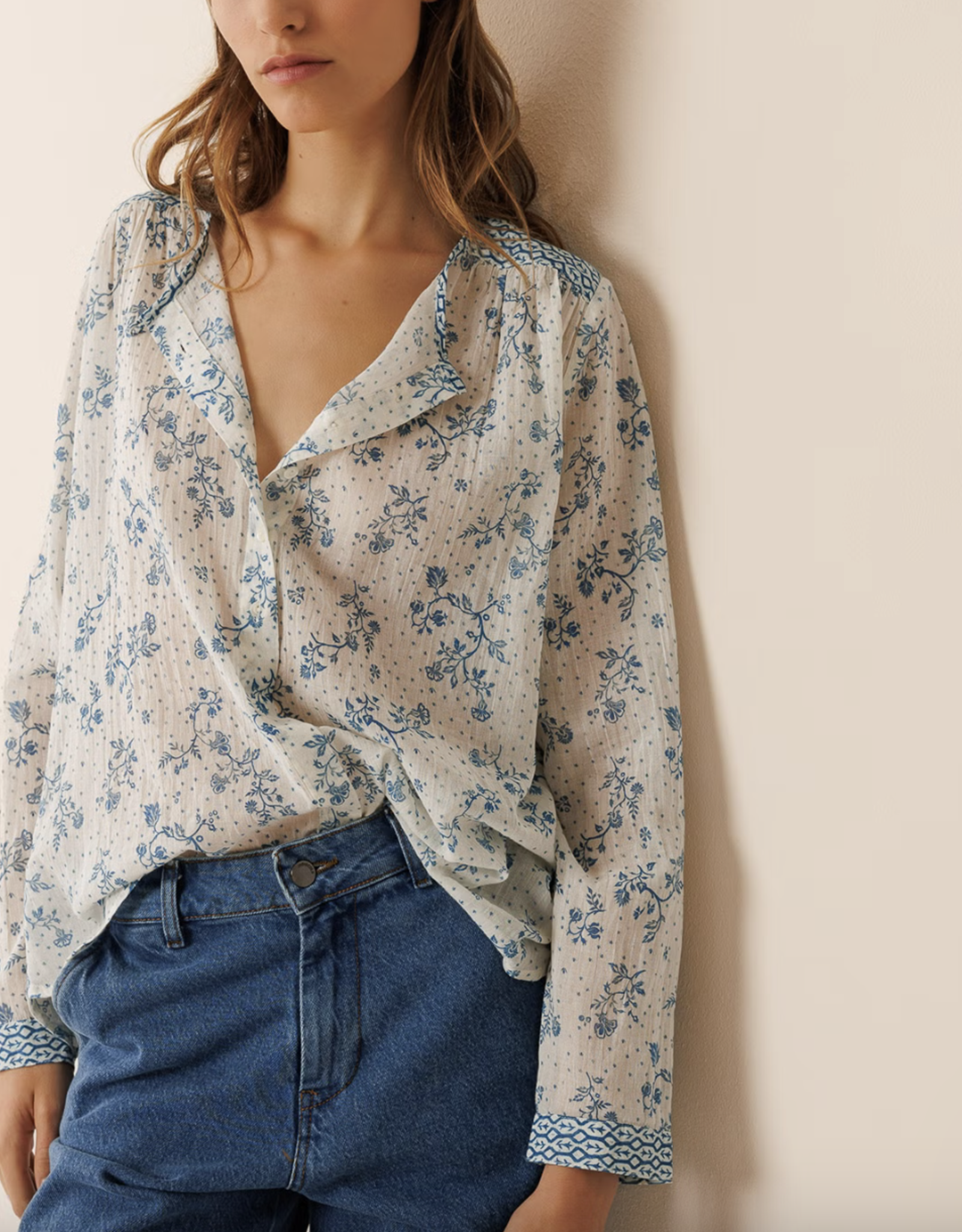 Indi & Cold Indi & Cold- VV25bk170 blouse  SS25